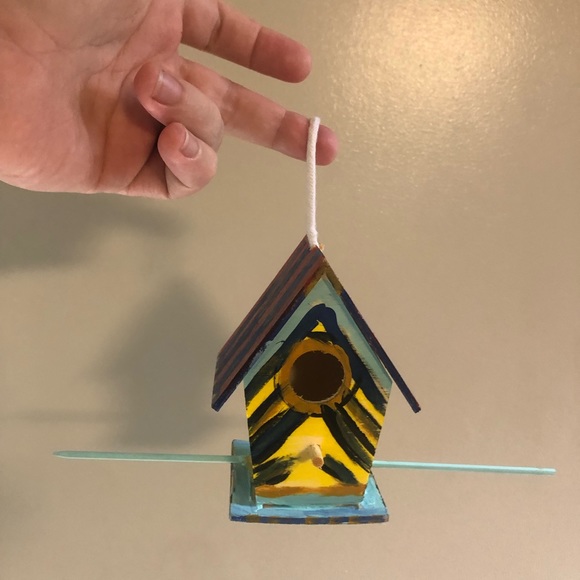 Painted birdhouse. - Picture 4 of 5